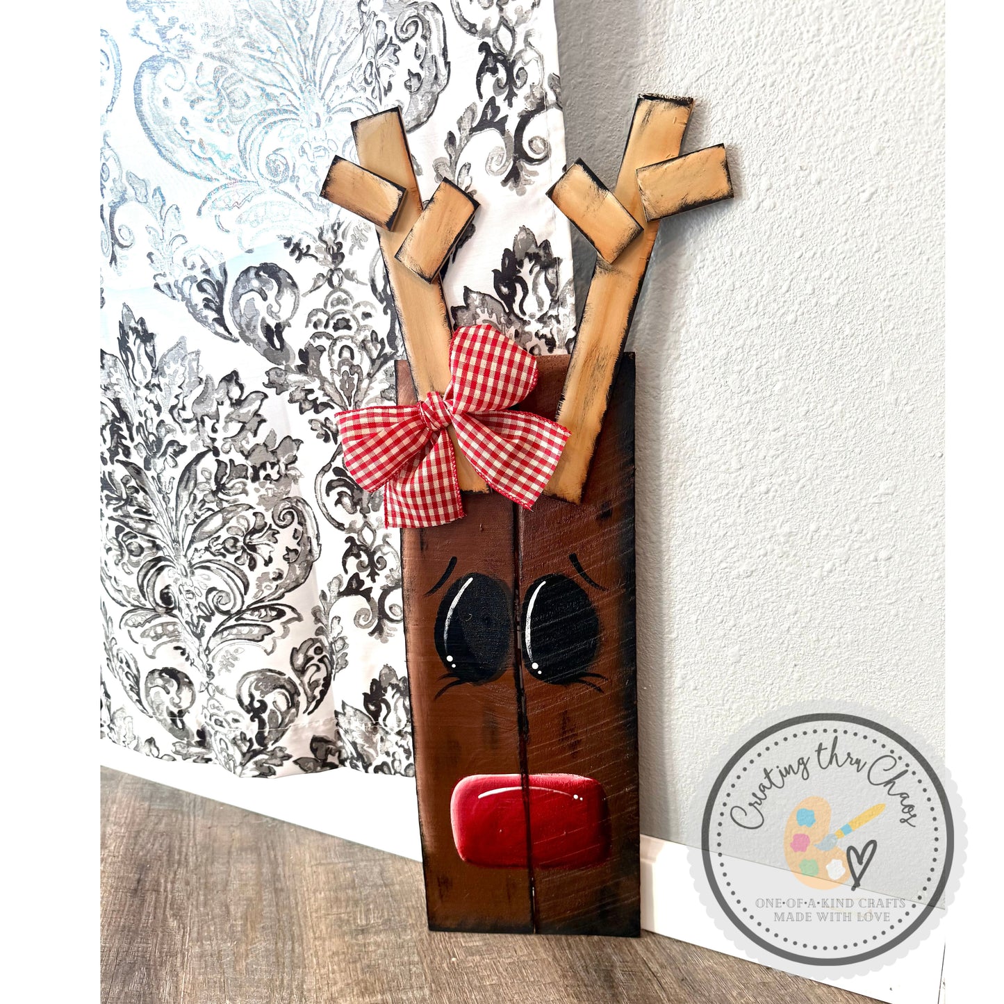 Pallet Reindeer with Rustic Bow