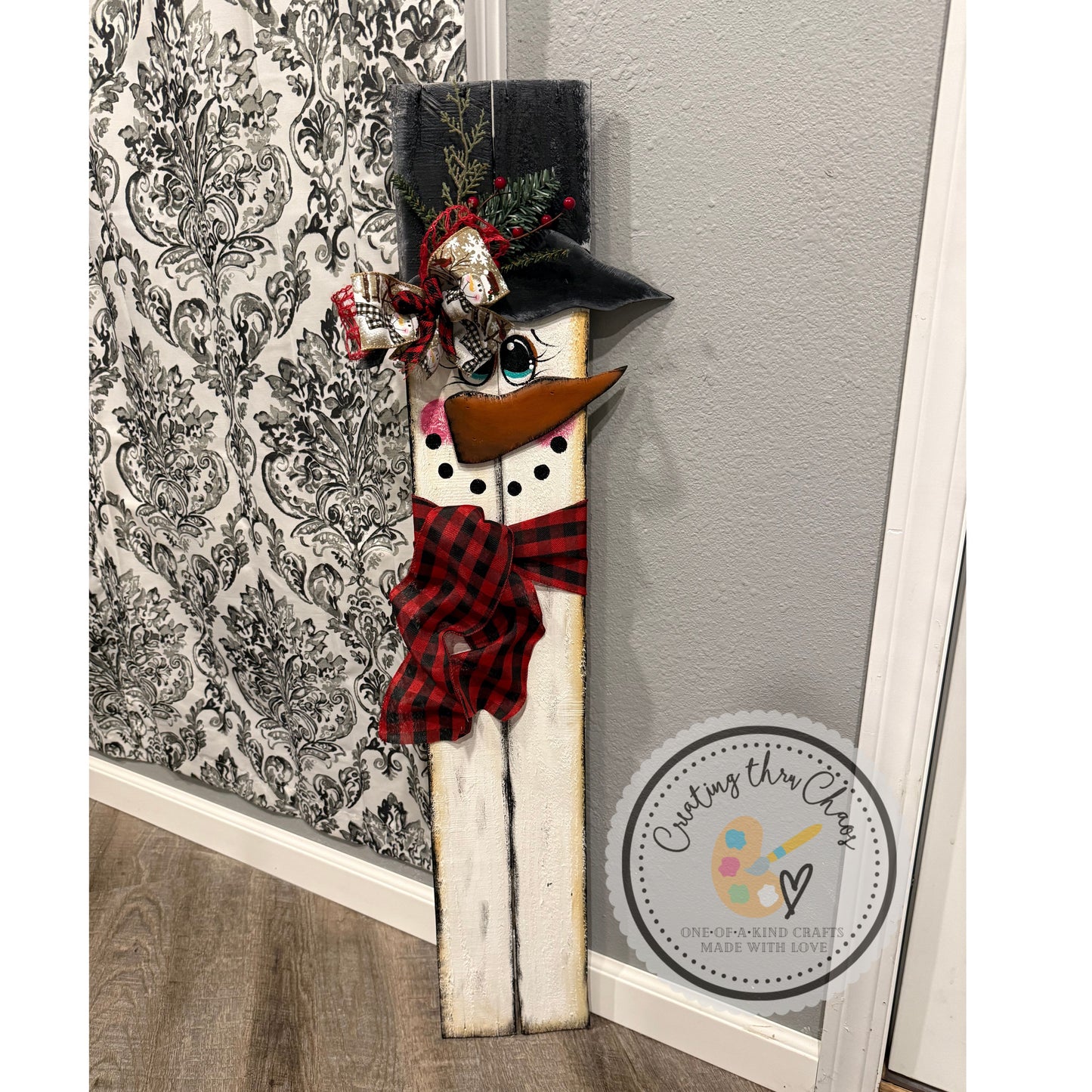 Pallet Snowman with Hat Accents