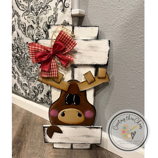 Pallet Background Moose